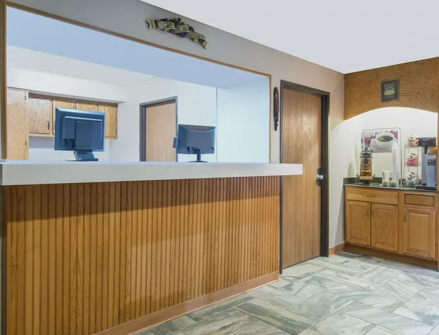 Super 8 by Wyndham Youngstown/Austintown hotel detail image 2