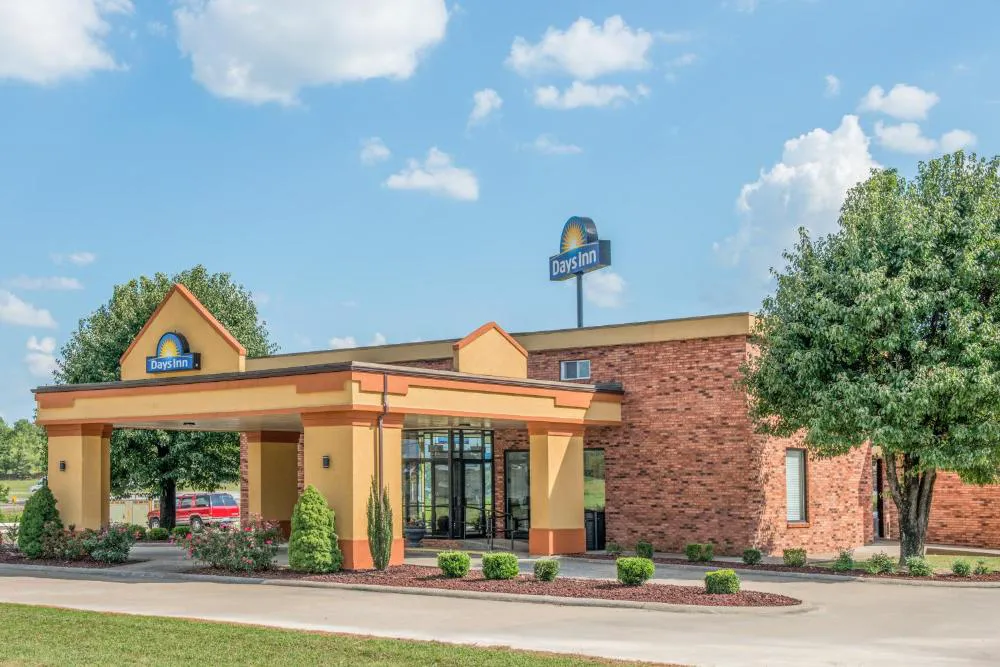 Days Inn by Wyndham Calvert City/Paducah East hotel hero