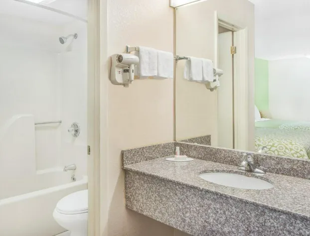 Days Inn by Wyndham Calvert City/Paducah East hotel detail image 4