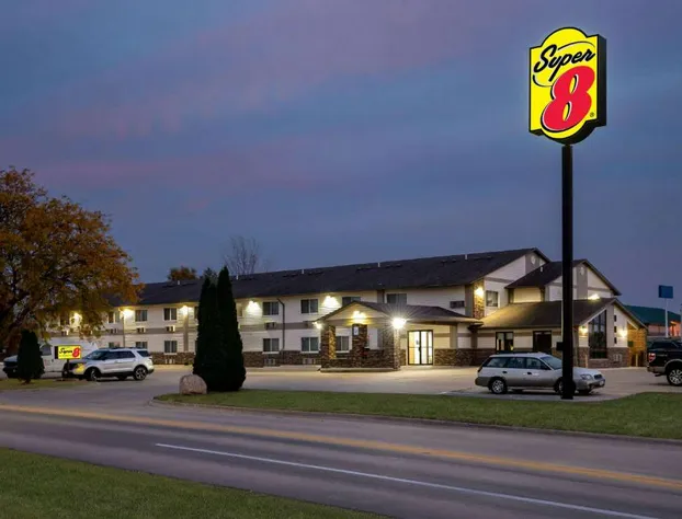 Super 8 by Wyndham Waverly hotel detail image 2