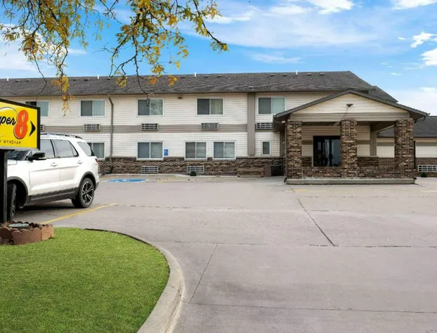 Super 8 by Wyndham Waverly hotel detail image 4