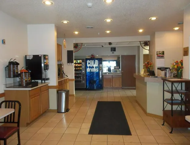 Super 8 by Wyndham Goshen hotel detail image 4