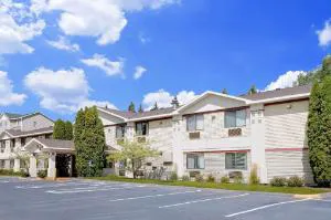 Super 8 by Wyndham Cloquet hotel detail image 2