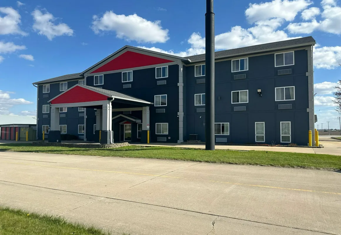 Burgundy Inn & Suites By OYO El Paso hotel hero