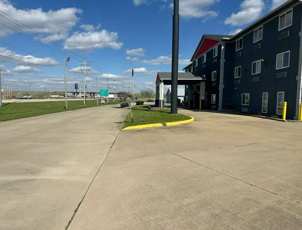 Burgundy Inn & Suites By OYO El Paso hotel detail image 2