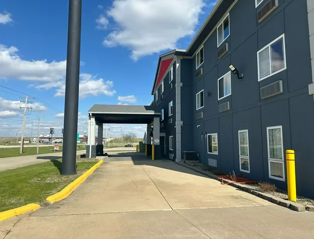 Burgundy Inn & Suites By OYO El Paso hotel detail image 3