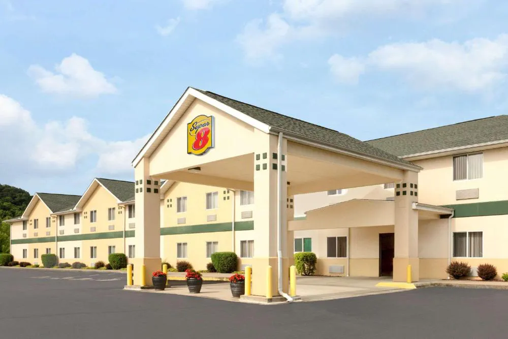 Super 8 by Wyndham Athens hotel hero