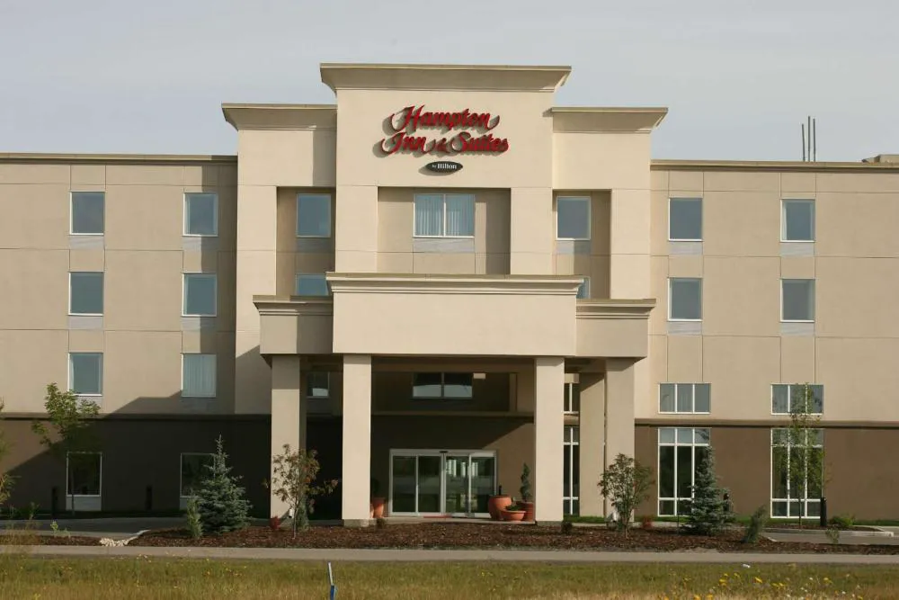 Hampton Inn & Suites by Hilton Red Deer hotel hero