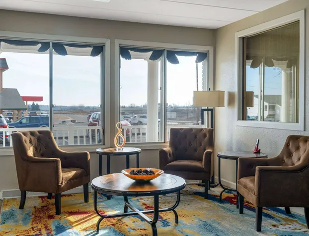 Super 8 by Wyndham Owatonna hotel detail image 4