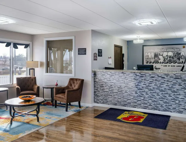 Super 8 by Wyndham Owatonna hotel detail image 3