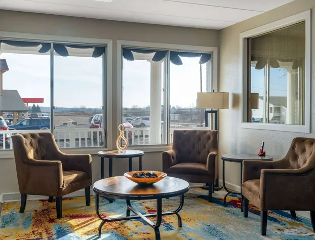 Super 8 by Wyndham Owatonna hotel detail image 4