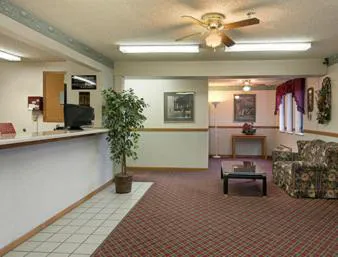 Super 8 by Wyndham Smithville/Kansas City hotel detail image 3