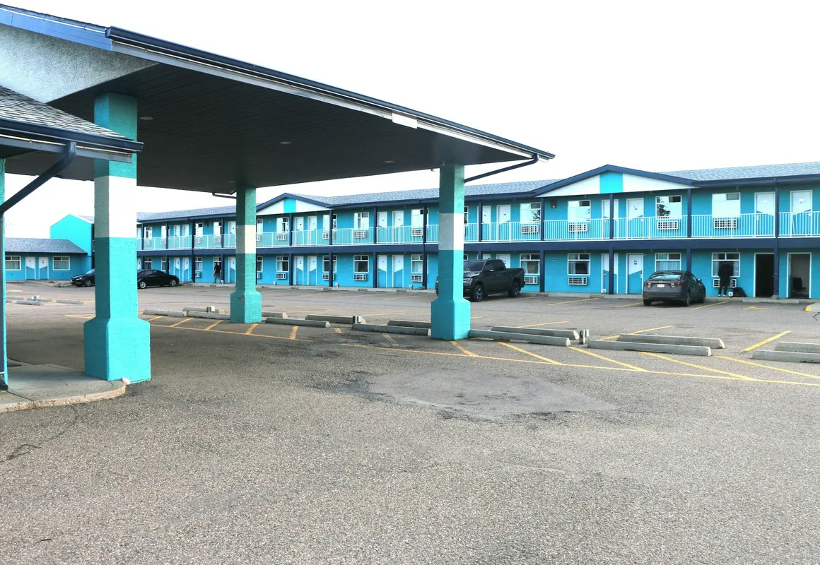 Empire Inn & Suites hotel hero