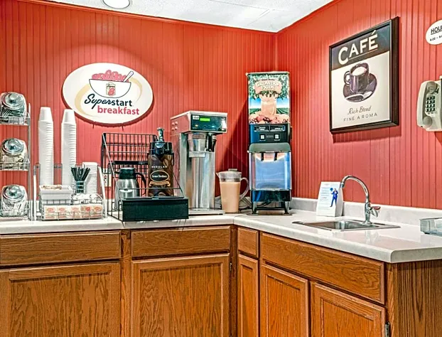 Super 8 by Wyndham Glencoe hotel detail image 2