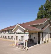 Super 8 by Wyndham Valley City hotel detail image 1