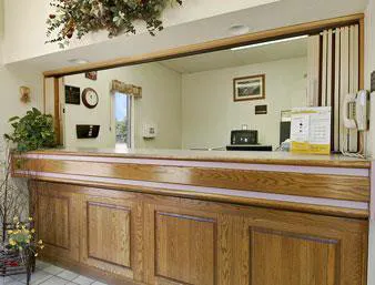 Super 8 by Wyndham Valley City hotel detail image 2