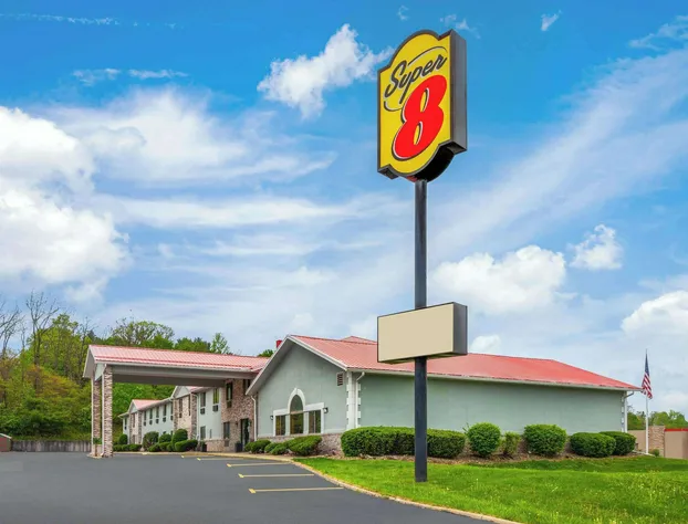 Super 8 by Wyndham Mt. Vernon hotel detail image 1