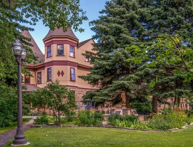 Super 8 by Wyndham Laramie hotel detail image 3