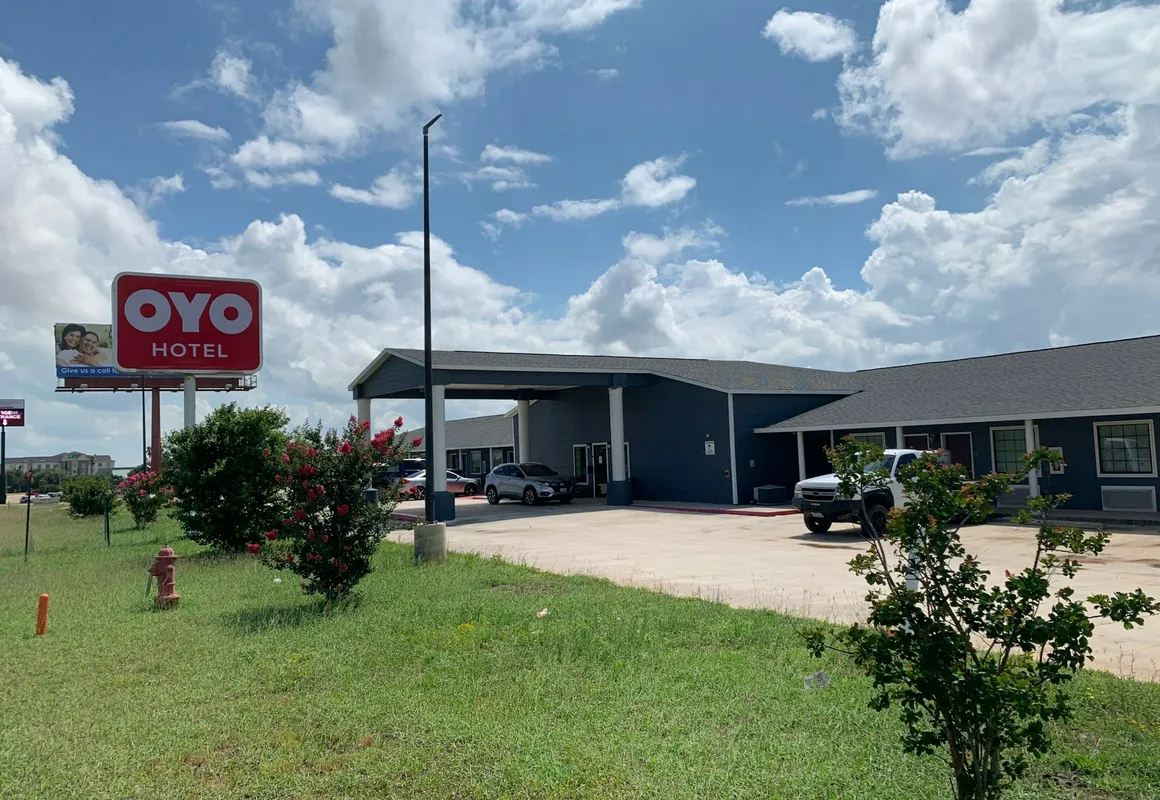 OYO Hotel Pearsall I-35 West hotel hero