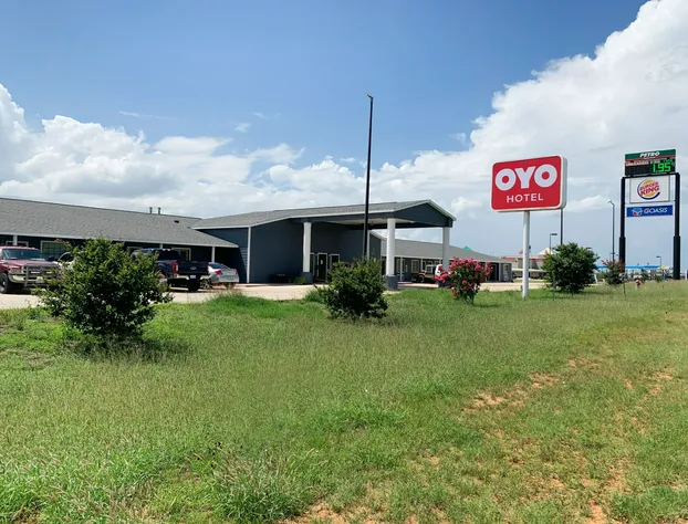 OYO Hotel Pearsall I-35 West hotel detail image 3