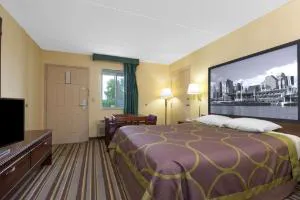 Super 8 by Wyndham Wapakoneta hotel detail image 3