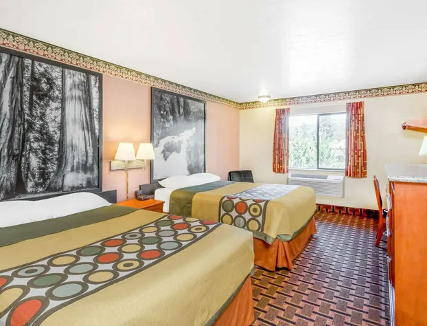 Super 8 by Wyndham Grants Pass hotel detail image 4