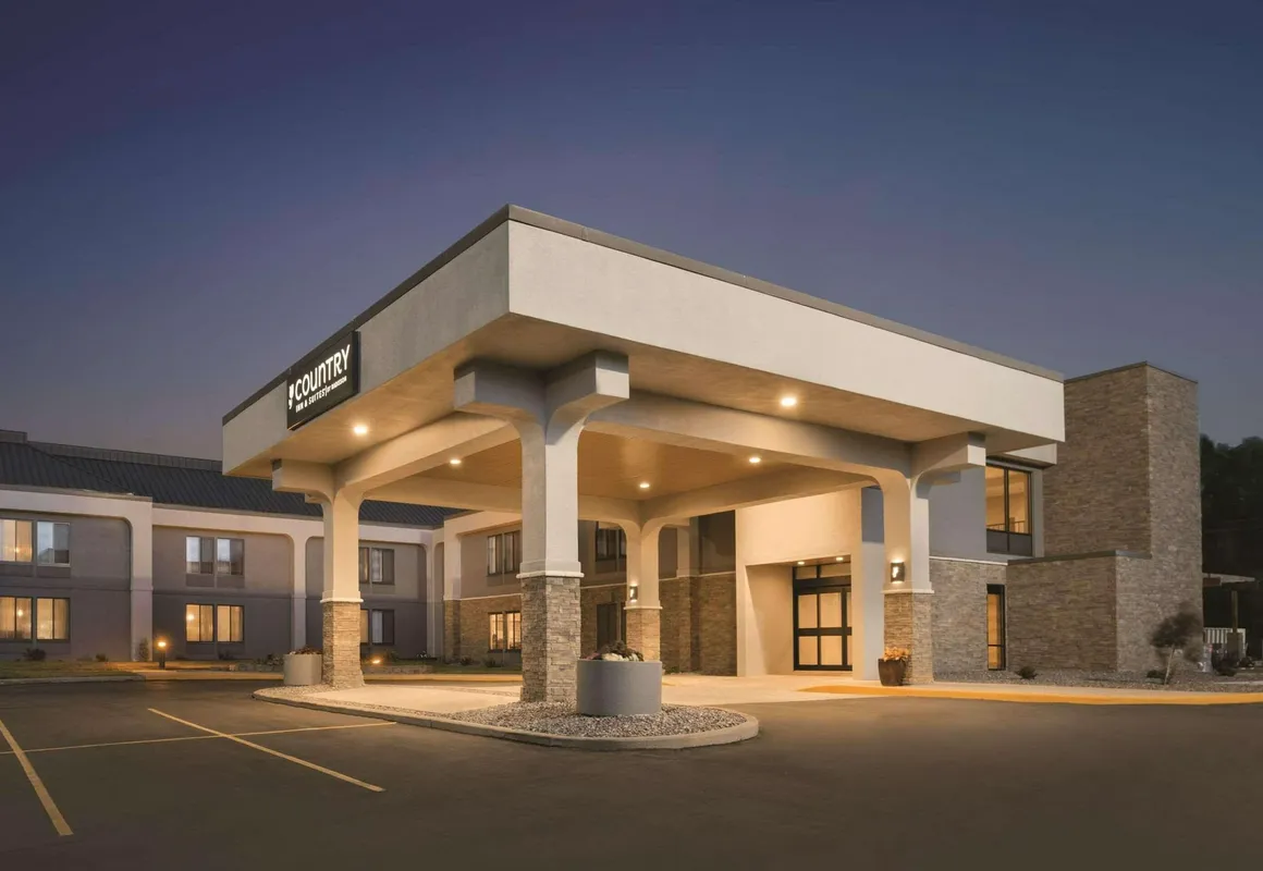 Country Inn & Suites by Radisson, La Crosse, WI hotel hero