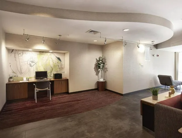 Courtyard by Marriott Valdosta hotel detail image 4