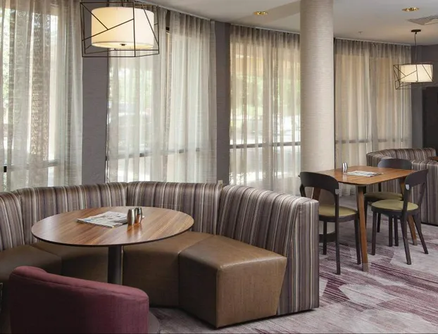 Courtyard by Marriott Valdosta hotel detail image 4