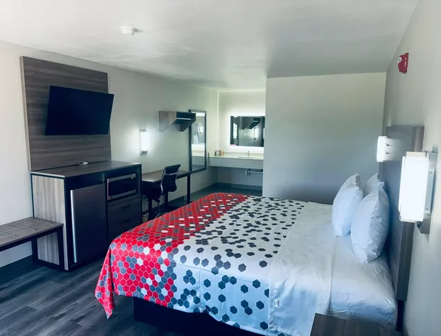 Econo Lodge Biloxi Beach hotel detail image 3