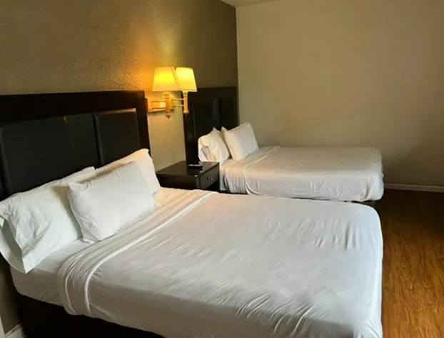 Posh Inn & Suites hotel detail image 3