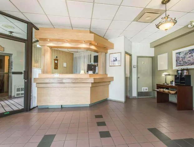 Quality Hotel & Suites hotel detail image 4