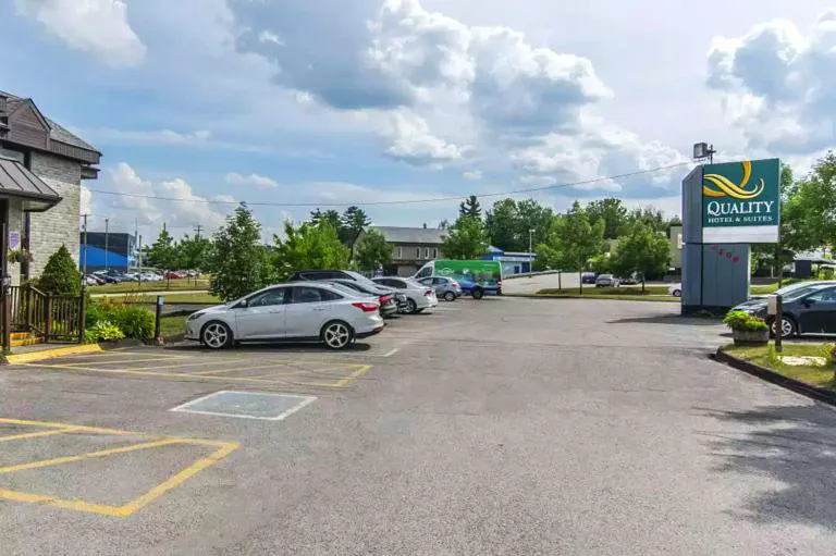 Quality Hotel & Suites hotel hero