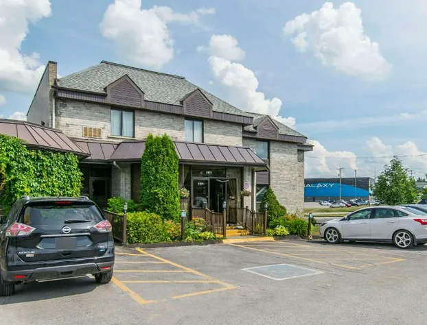 Quality Hotel & Suites hotel detail image 2