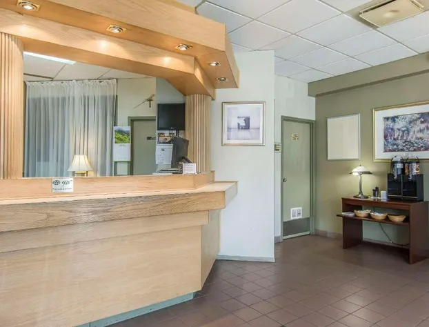 Quality Hotel & Suites hotel detail image 2