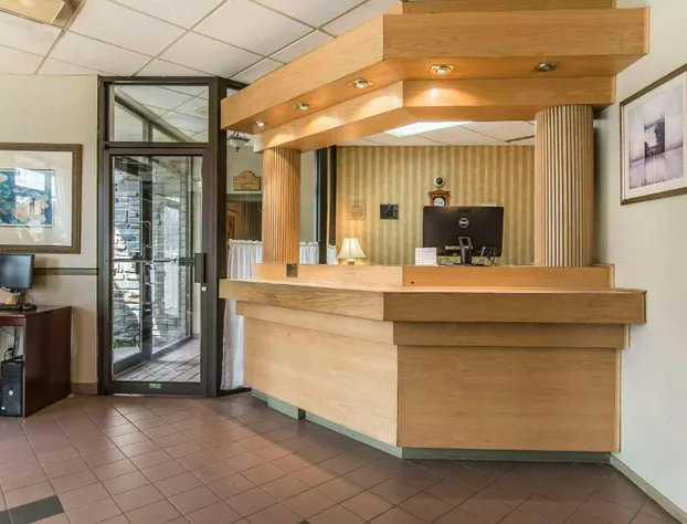 Quality Hotel & Suites hotel detail image 4