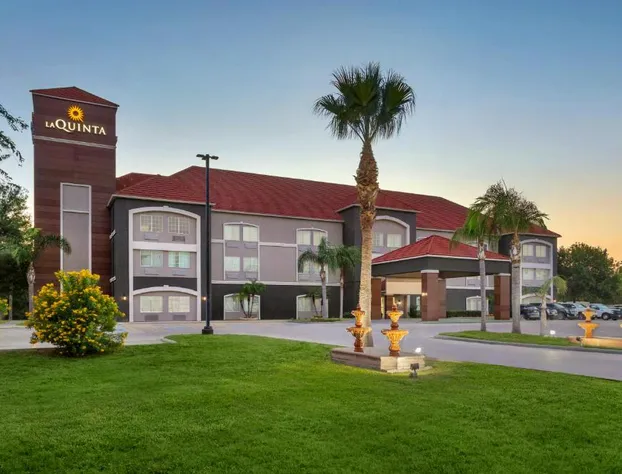 La Quinta Inn & Suites by Wyndham Brownsville North hotel detail image 1