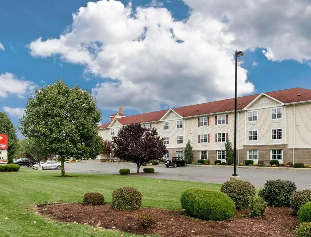 Econo Lodge Hadley near University hotel detail image 2