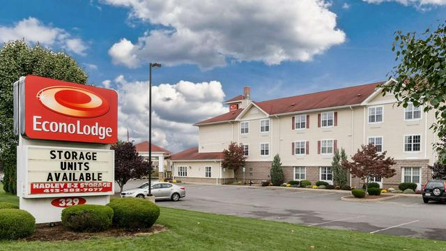 Econo Lodge Hadley near University hotel detail image 2