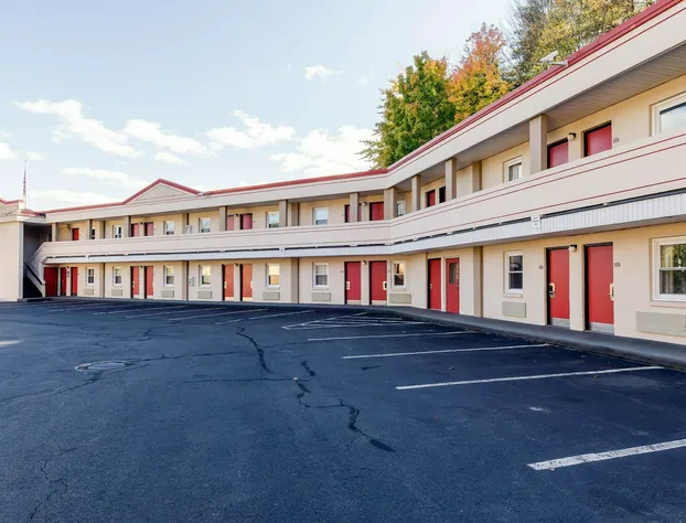 Econo Lodge West Springfield Hwy 5 hotel detail image 2