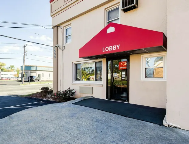 Econo Lodge West Springfield Hwy 5 hotel detail image 4