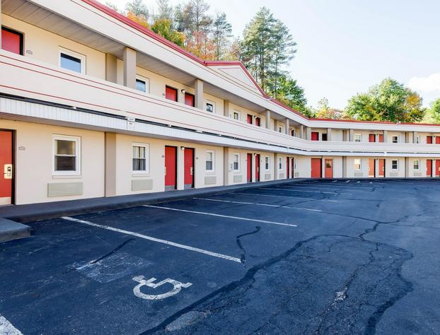 West Springfield Hwy 5 hotel detail image 3