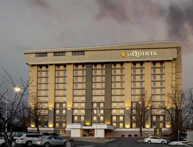 La Quinta Inn & Suites by Wyndham Springfield MA hotel detail image 1