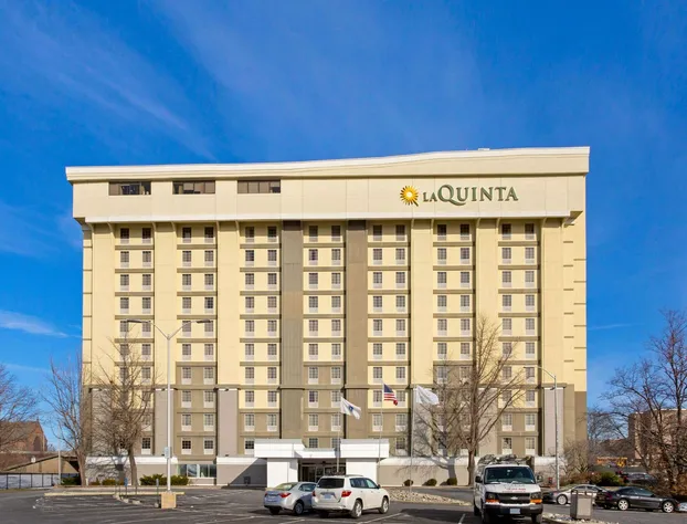 La Quinta Inn & Suites by Wyndham Springfield MA hotel detail image 3