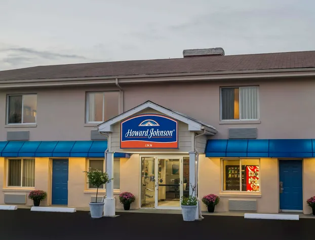 Howard Johnson by Wyndham Springfield hotel detail image 1