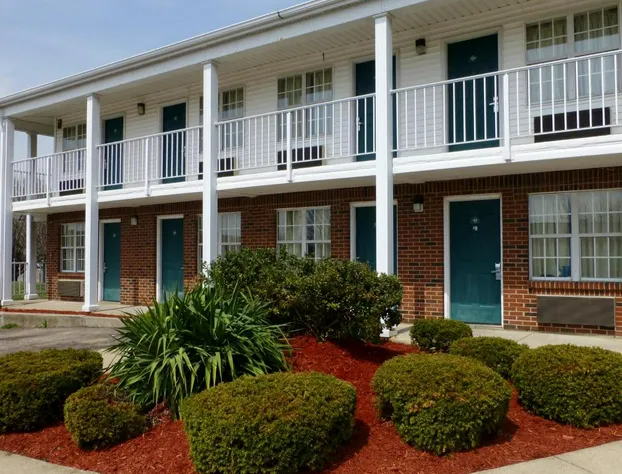 Deerfield Inn hotel detail image 1