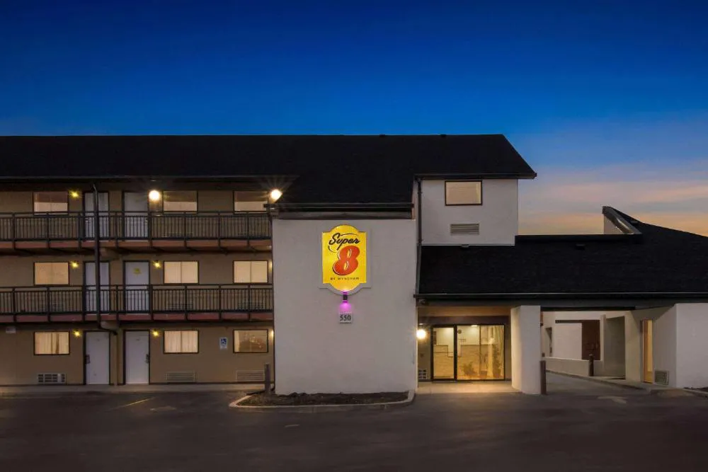 Super 8 by Wyndham Vandalia/Dayton International Airport hotel hero
