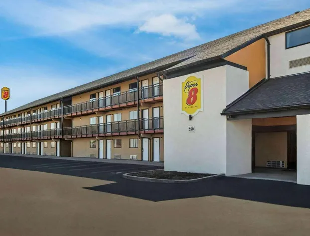 Super 8 by Wyndham Vandalia/Dayton International Airport hotel detail image 2