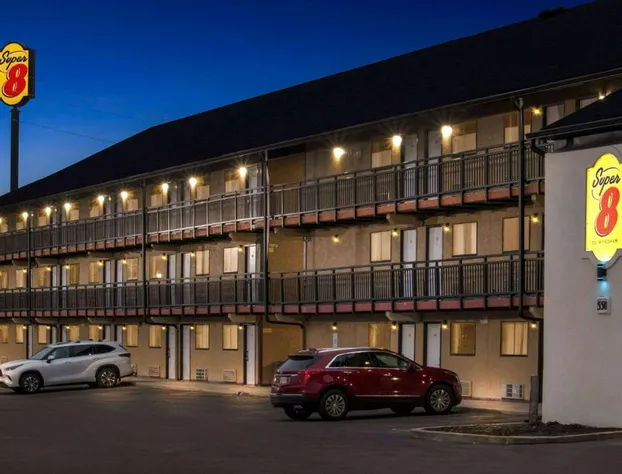 Super 8 by Wyndham Vandalia/Dayton International Airport hotel detail image 3