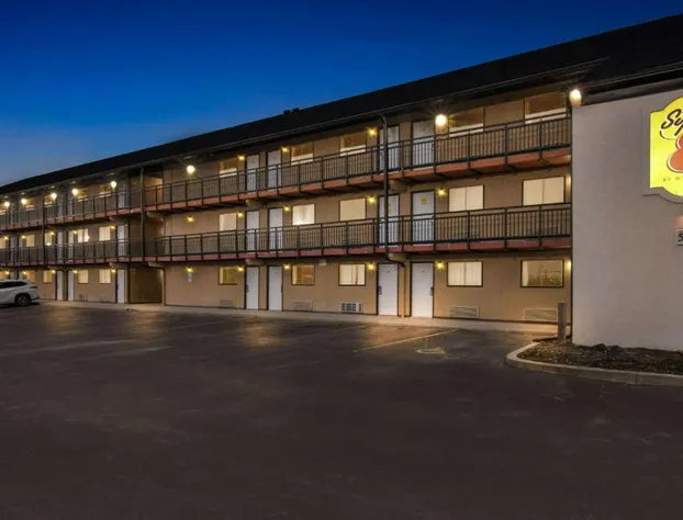 Super 8 by Wyndham Vandalia/Dayton International Airport hotel detail image 4